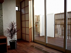 ４帖程のウッドデッキ